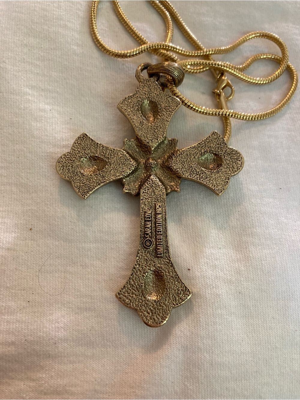 Sarah Coventry Limited Edition 1975 Vintage Maltese Cross Pendant & Chain - Picture 7 of 8